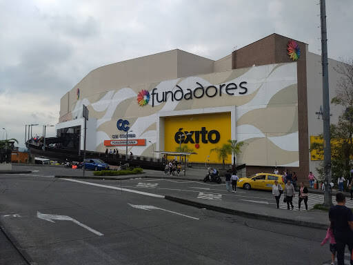Negocio Centro Comercial Fundadores