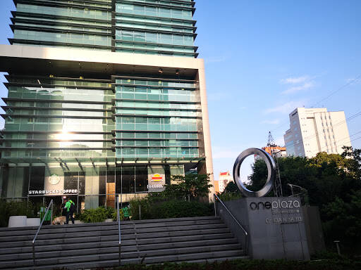 Negocio Centro Empresarial One Plaza