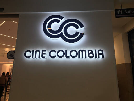 banco Cine Colombia Plaza Central