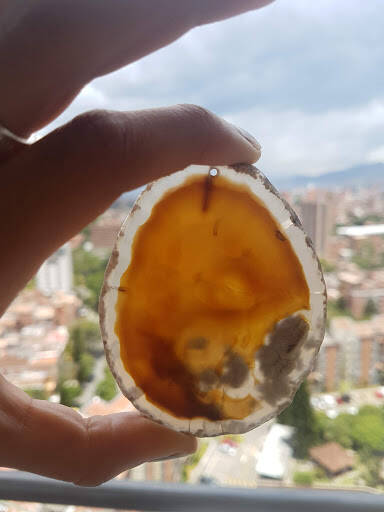 Negocio Distribuidora Chaquiras Y Bisutería