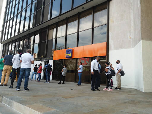Negocio Itaú Oficina Medellín Centro