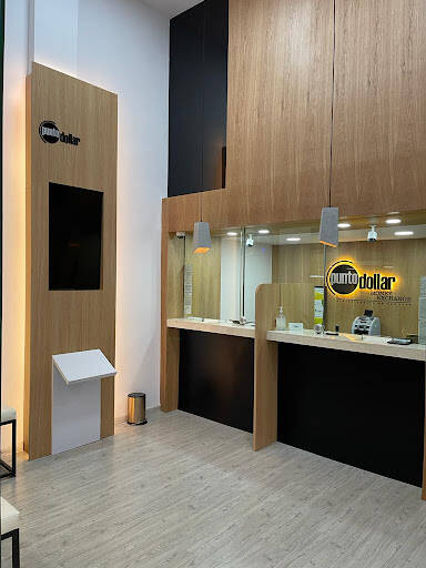 banco Punto Dollar Money Exchange Centro Comercial Unicentro Local 2-033, Casa De Cambios