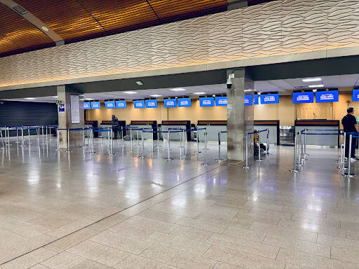 Negocio Rafael Núñez International Airport