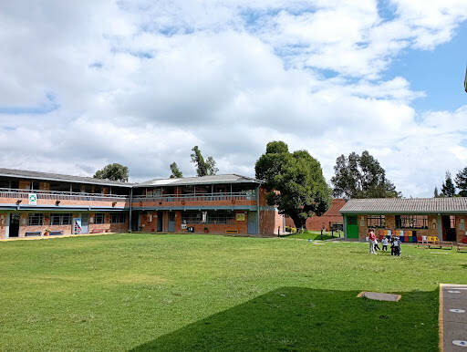 Negocio San José De Calasanz School Chía